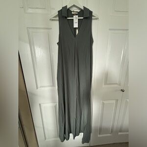 BNWT Collared Olive green maxi dress with pockets